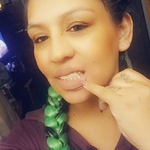 Meet your Posher, Monique